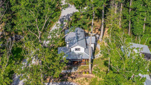 232 Waters Edge Way, Tracy City, TN 37387