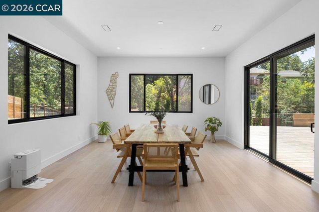 1080 Scots Ln, Walnut Creek, CA 94596