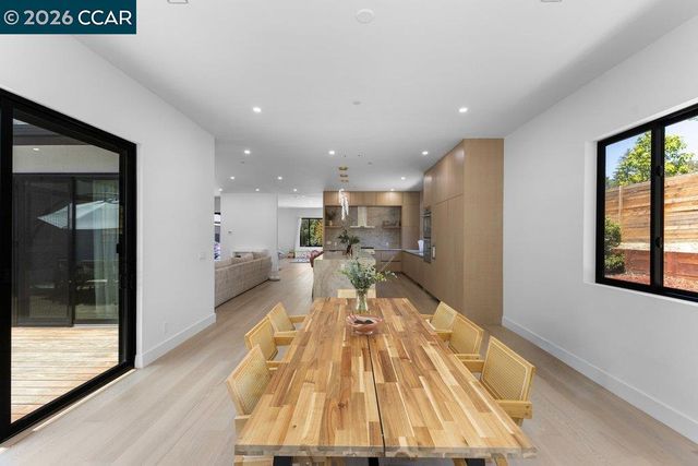 1080 Scots Ln, Walnut Creek, CA 94596