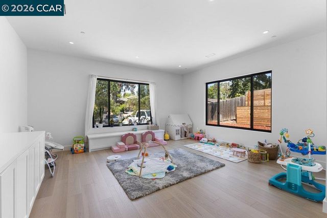 1080 Scots Ln, Walnut Creek, CA 94596