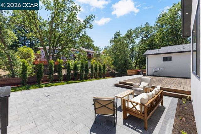 1080 Scots Ln, Walnut Creek, CA 94596