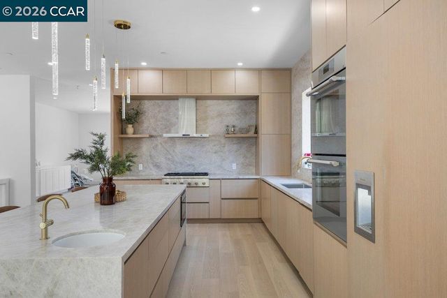 1080 Scots Ln, Walnut Creek, CA 94596