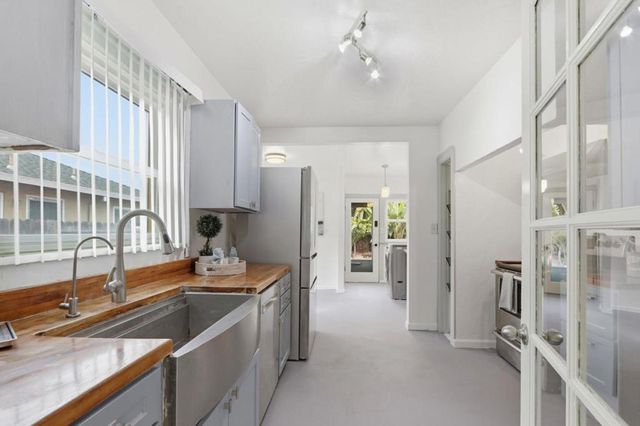 951 S 9th Street, San Jose, CA 95112