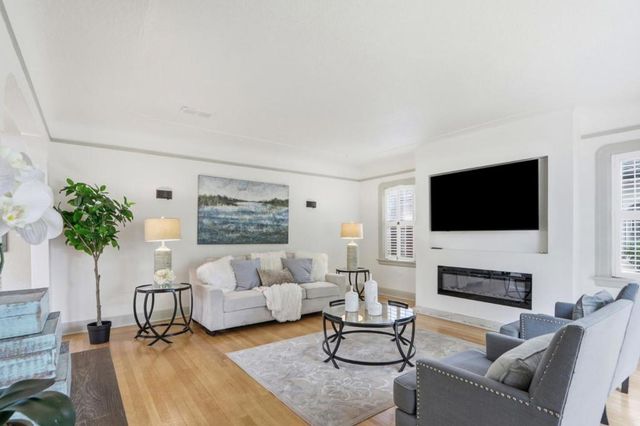 951 S 9th Street, San Jose, CA 95112