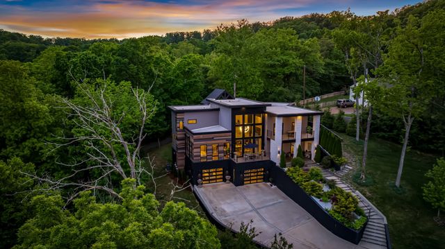 6616 Ellwood Ct, Nashville, TN 37205