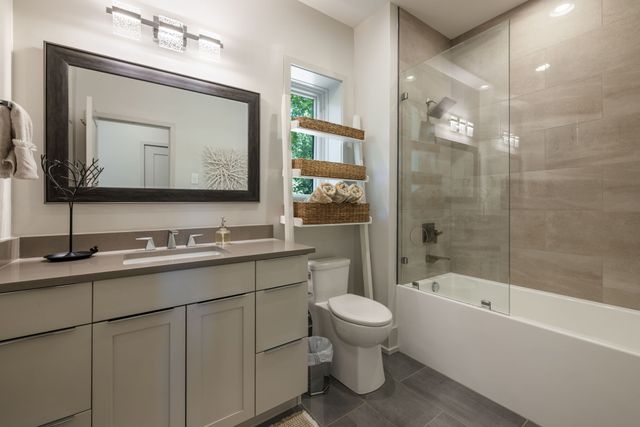 6616 Ellwood Ct, Nashville, TN 37205