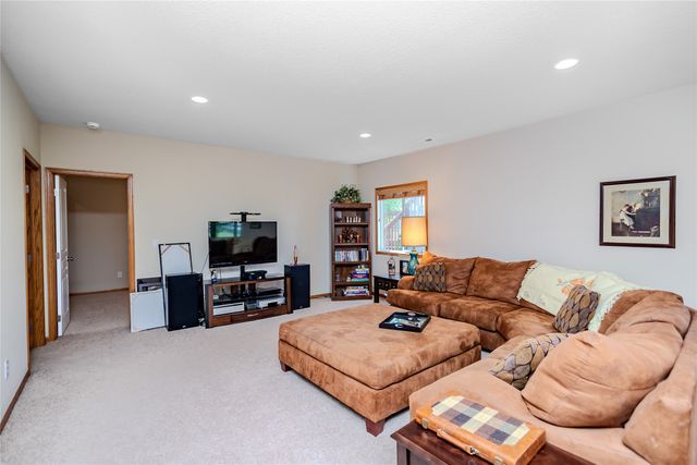 160 Broderick Drive, Waukee, IA 50263