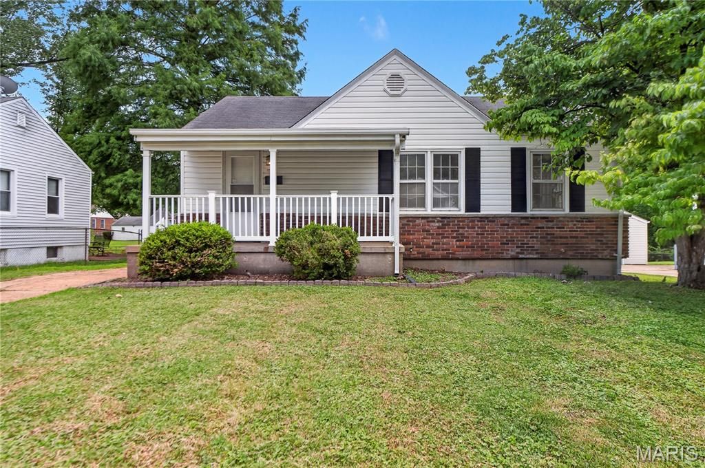 1155 Saint Matthew Drive, Florissant, MO 63031