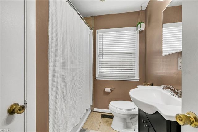 304 Wales CIR, Hampton, VA 23666