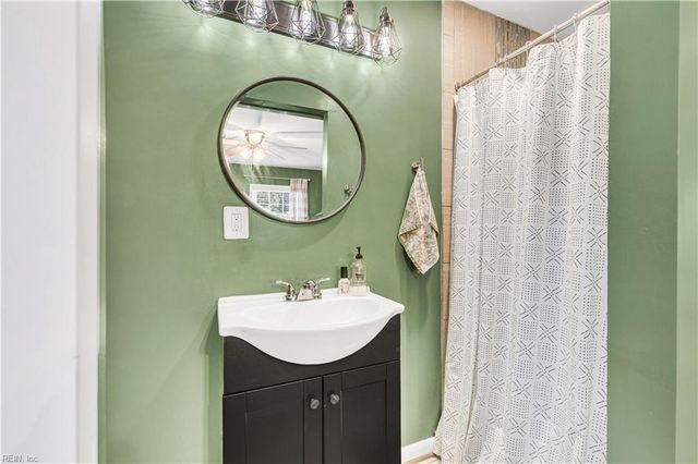 304 Wales CIR, Hampton, VA 23666