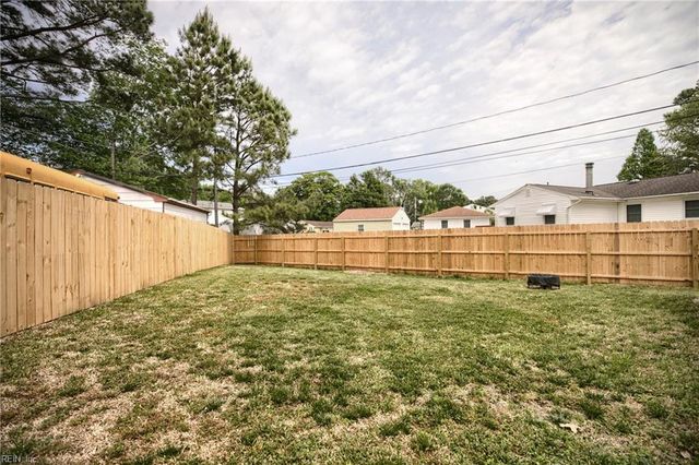 304 Wales CIR, Hampton, VA 23666