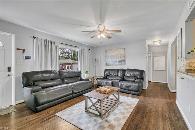 304 Wales CIR, Hampton, VA 23666