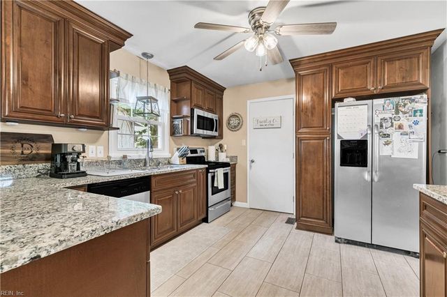 304 Wales CIR, Hampton, VA 23666