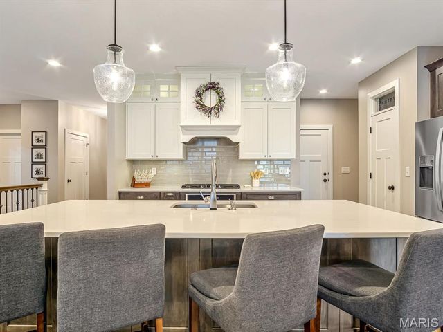 3543 S Arbor Lake Drive, Edwardsville, IL 62025