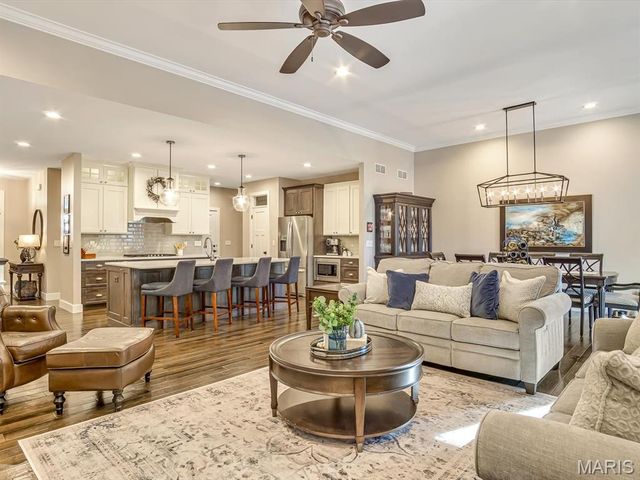 3543 S Arbor Lake Drive, Edwardsville, IL 62025