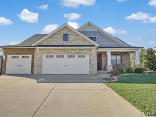 3543 S Arbor Lake Drive, Edwardsville, IL 62025