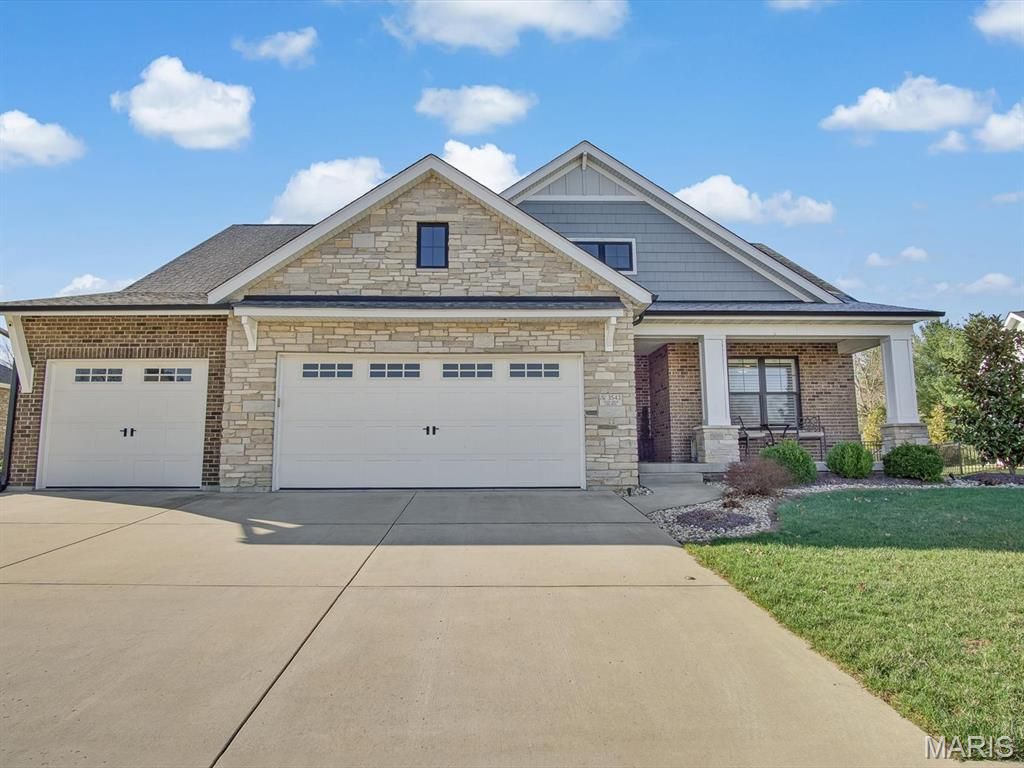 3543 S Arbor Lake Drive, Edwardsville, IL 62025