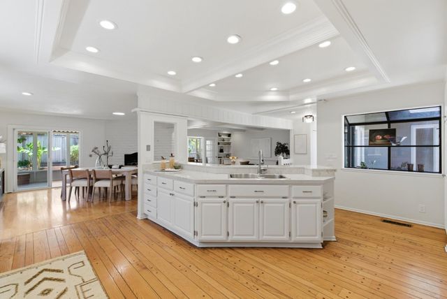 1040 Fleetwood Drive, San Jose, CA 95120