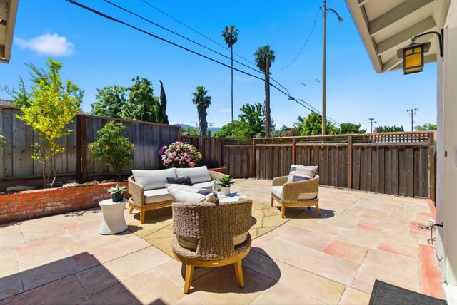1040 Fleetwood Drive, San Jose, CA 95120