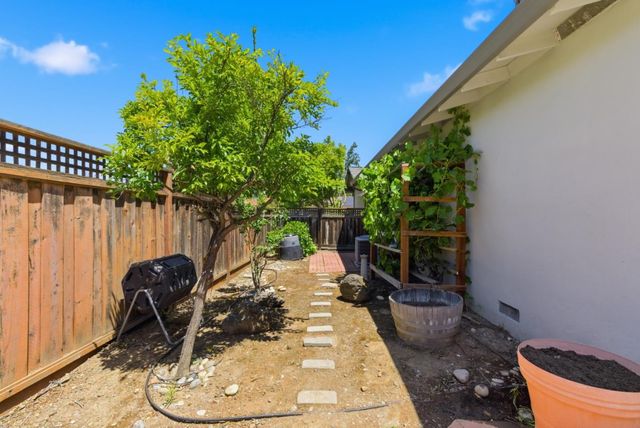 1040 Fleetwood Drive, San Jose, CA 95120