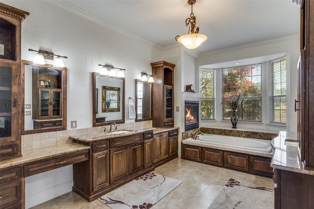 6035 Oak Hollow Drive, Burleson, TX 76028