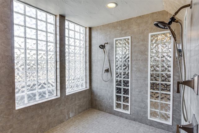 6035 Oak Hollow Drive, Burleson, TX 76028