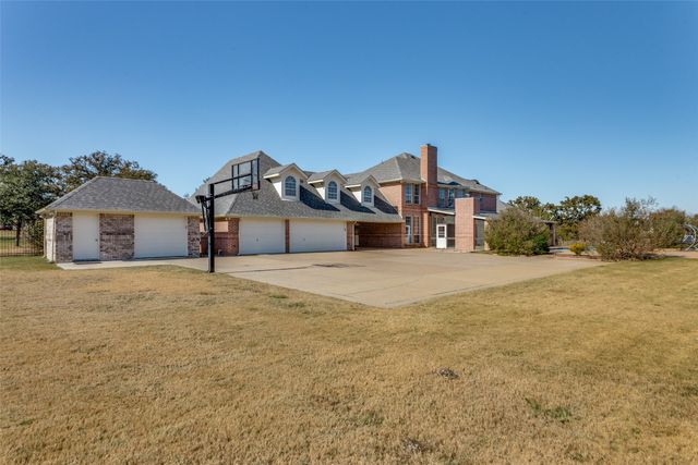 6035 Oak Hollow Drive, Burleson, TX 76028
