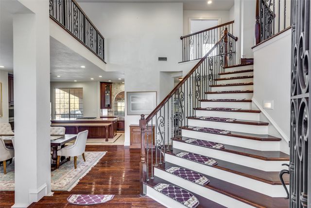 6035 Oak Hollow Drive, Burleson, TX 76028