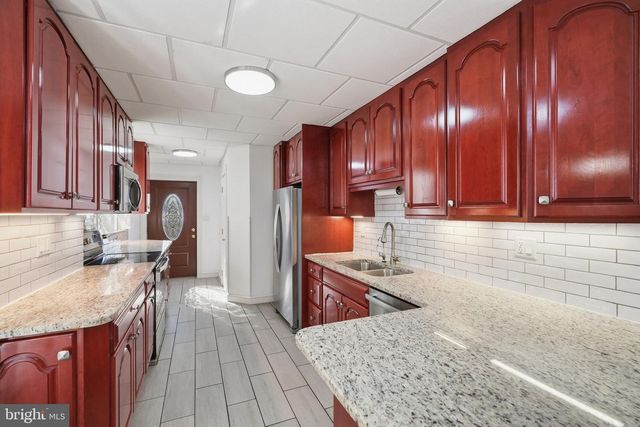 1232 LOCUST ST, Reading, PA 19604