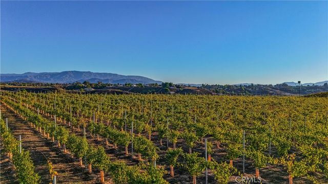 34980 Via Del Ponte, Temecula, CA 92592