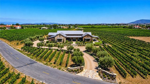 34980 Via Del Ponte, Temecula, CA 92592