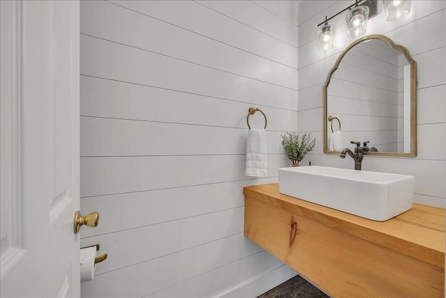 18801 Sages Rd, Nevada City, CA 95959