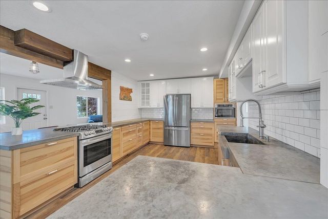 18801 Sages Rd, Nevada City, CA 95959