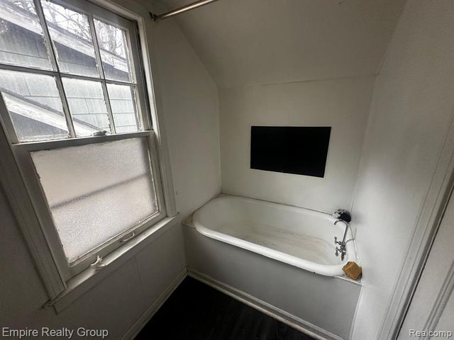 19345 Omira Street, Highland Park, MI 48203