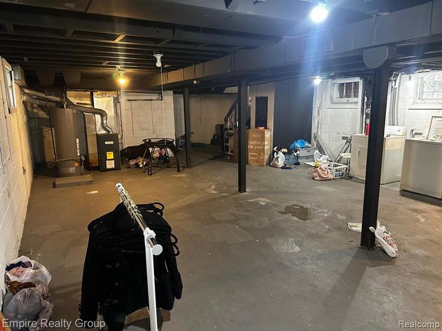 19345 Omira Street, Highland Park, MI 48203