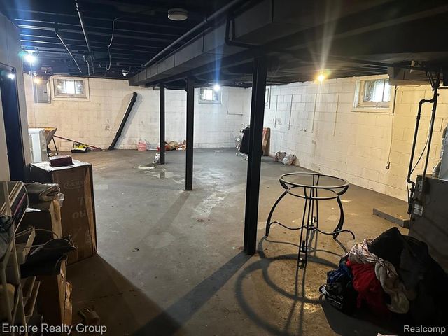 19345 Omira Street, Highland Park, MI 48203