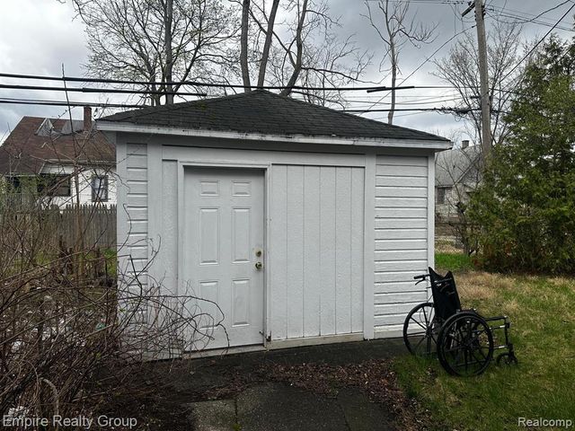 19345 Omira Street, Highland Park, MI 48203