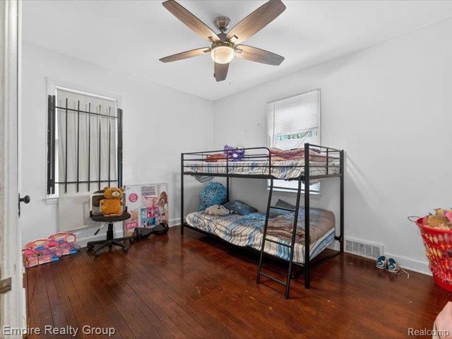 19345 Omira Street, Highland Park, MI 48203