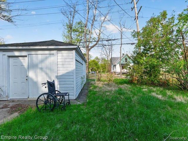 19345 Omira Street, Highland Park, MI 48203