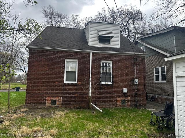 19345 Omira Street, Highland Park, MI 48203