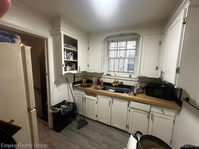 19345 Omira Street, Highland Park, MI 48203