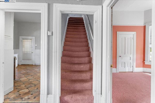 2230 23Rd Ave, Oakland, CA 94606
