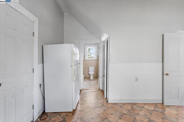 2230 23Rd Ave, Oakland, CA 94606