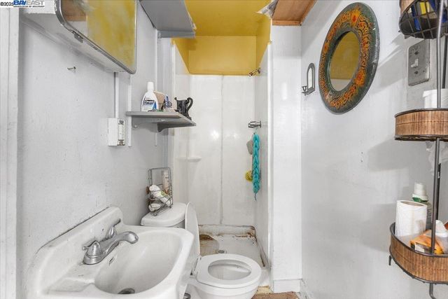 2230 23Rd Ave, Oakland, CA 94606