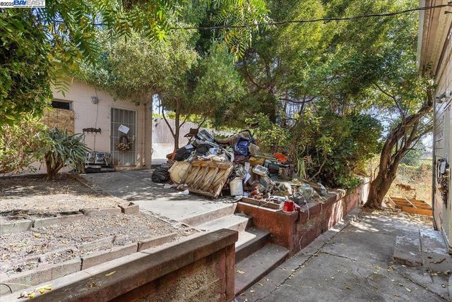2230 23Rd Ave, Oakland, CA 94606