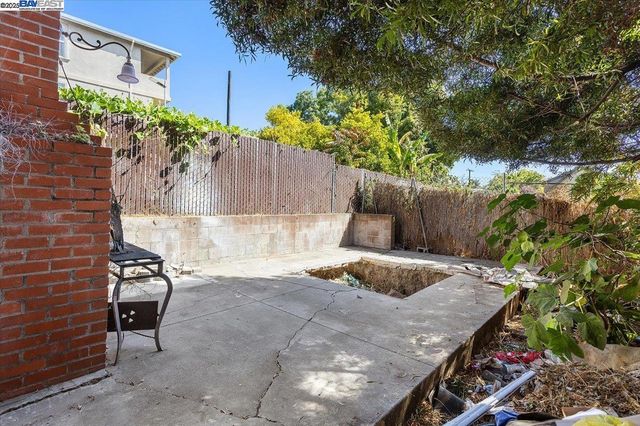 2230 23Rd Ave, Oakland, CA 94606