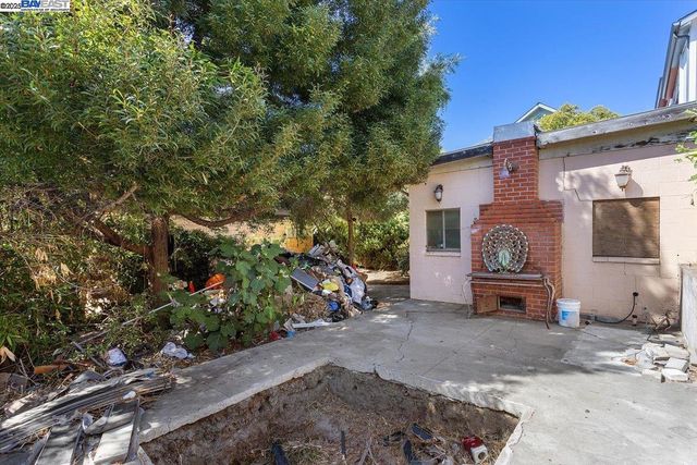 2230 23Rd Ave, Oakland, CA 94606