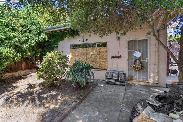 2230 23Rd Ave, Oakland, CA 94606