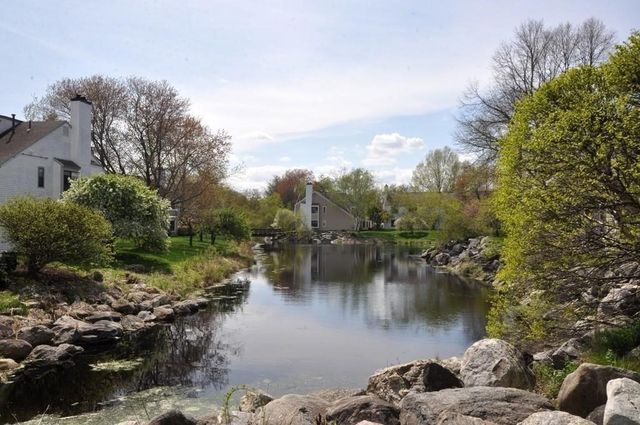 21 Concord Green 8, Concord, MA 01742