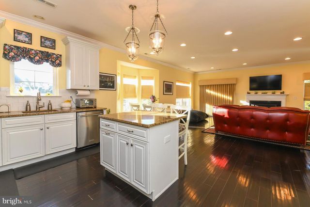 111 WEATHERBY LN, Glassboro, NJ 08028